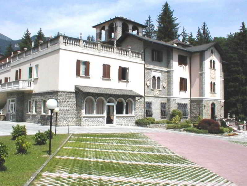 Hotel Villa Delle Ortensie Sant'Omobono Imagna エクステリア 写真