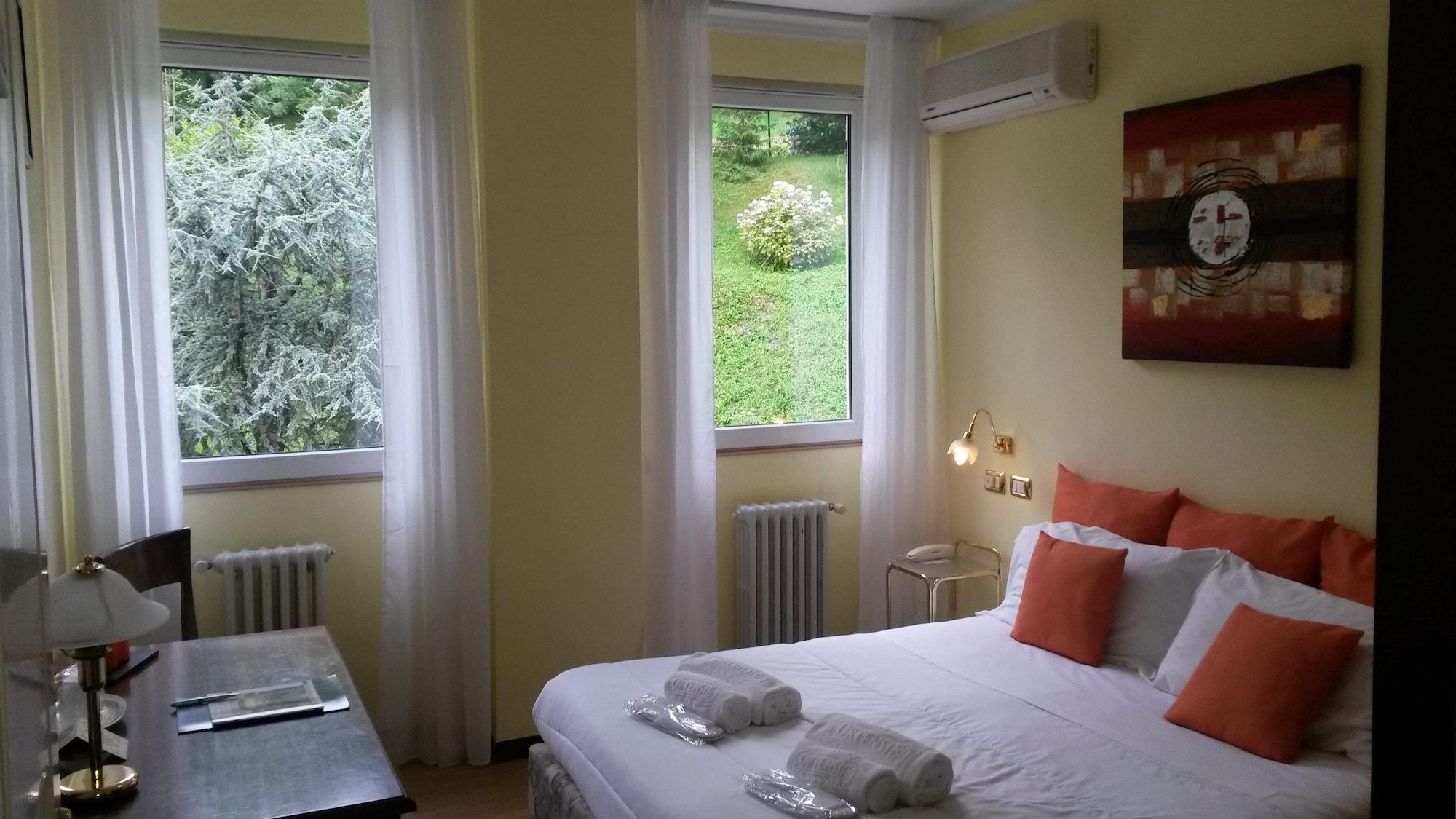 Hotel Villa Delle Ortensie Sant'Omobono Imagna エクステリア 写真