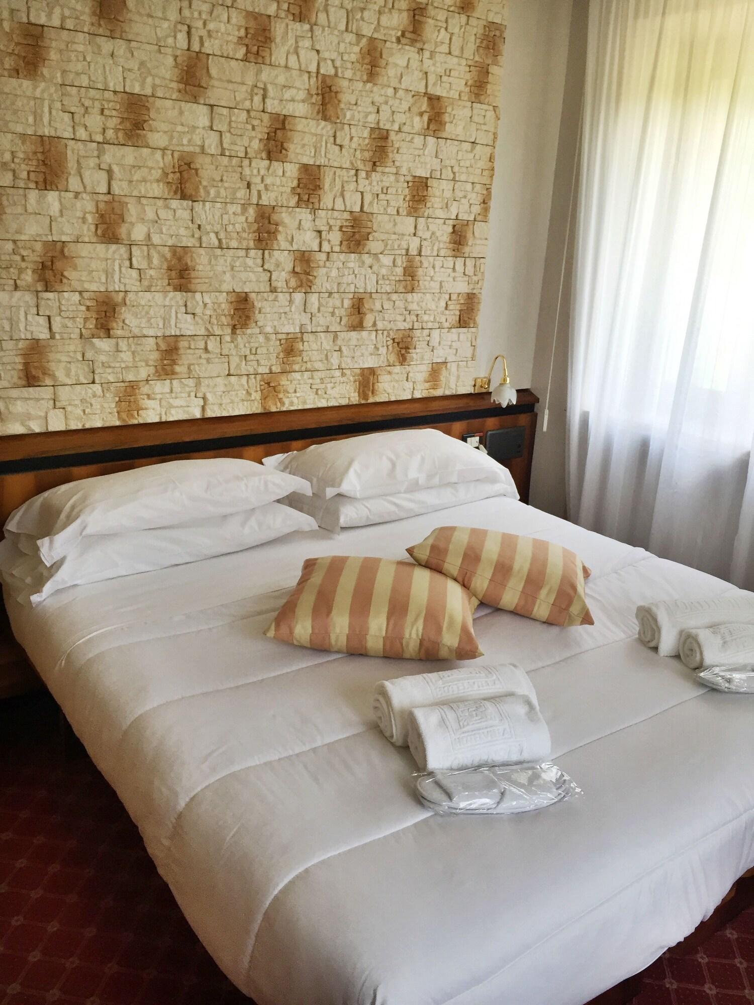 Hotel Villa Delle Ortensie Sant'Omobono Imagna エクステリア 写真