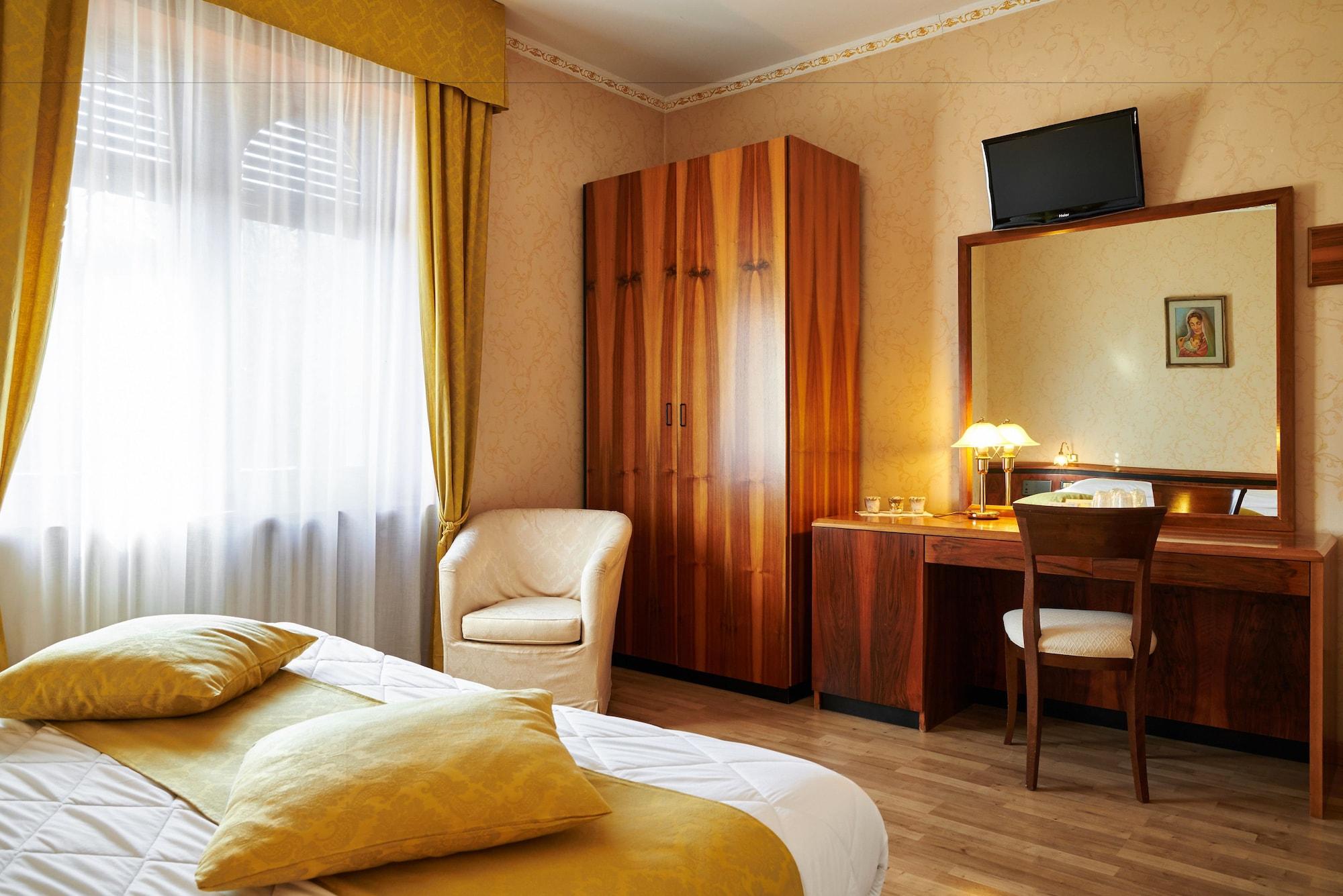 Hotel Villa Delle Ortensie Sant'Omobono Imagna エクステリア 写真