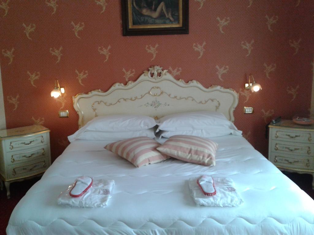 Hotel Villa Delle Ortensie Sant'Omobono Imagna エクステリア 写真