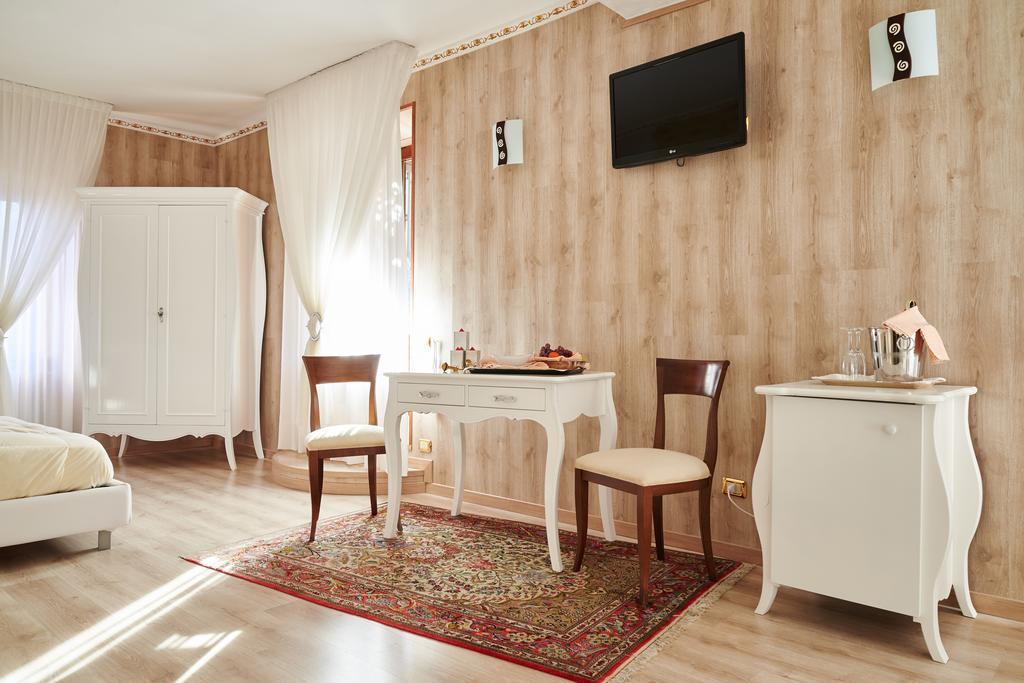 Hotel Villa Delle Ortensie Sant'Omobono Imagna エクステリア 写真