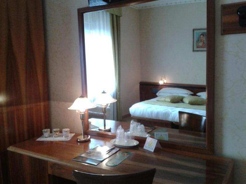 Hotel Villa Delle Ortensie Sant'Omobono Imagna エクステリア 写真