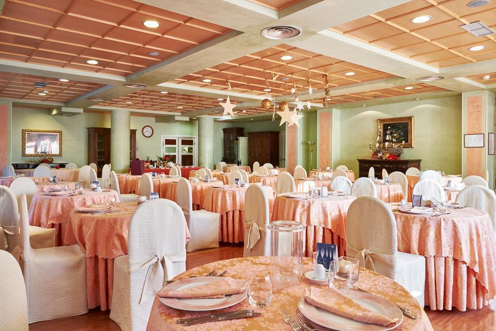 Hotel Villa Delle Ortensie Sant'Omobono Imagna エクステリア 写真