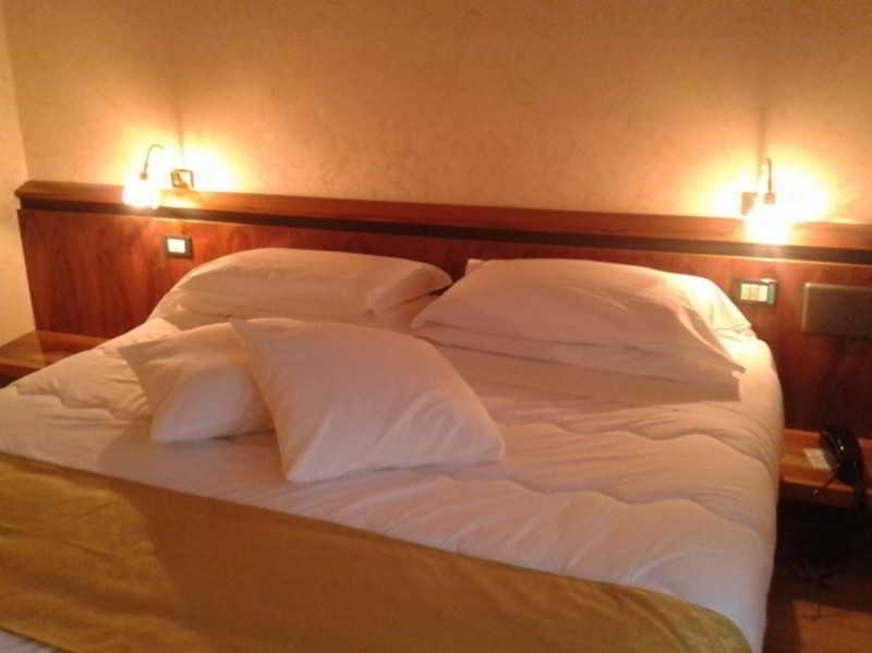Hotel Villa Delle Ortensie Sant'Omobono Imagna エクステリア 写真