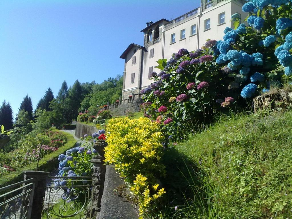 Hotel Villa Delle Ortensie Sant'Omobono Imagna エクステリア 写真