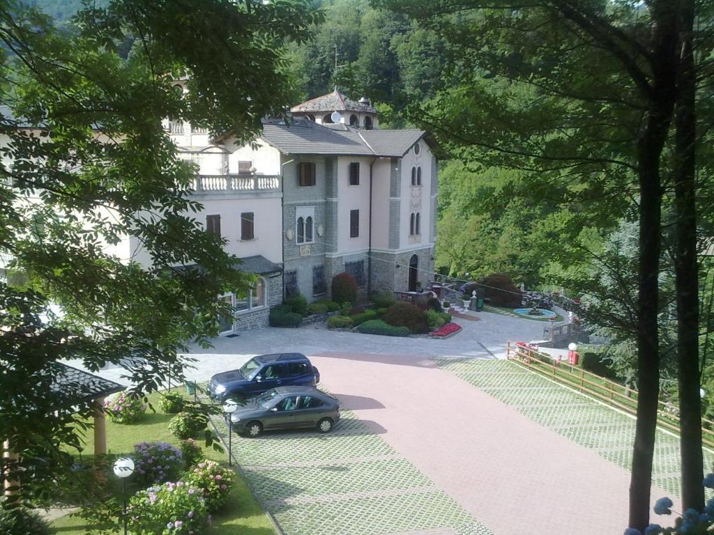 Hotel Villa Delle Ortensie Sant'Omobono Imagna エクステリア 写真