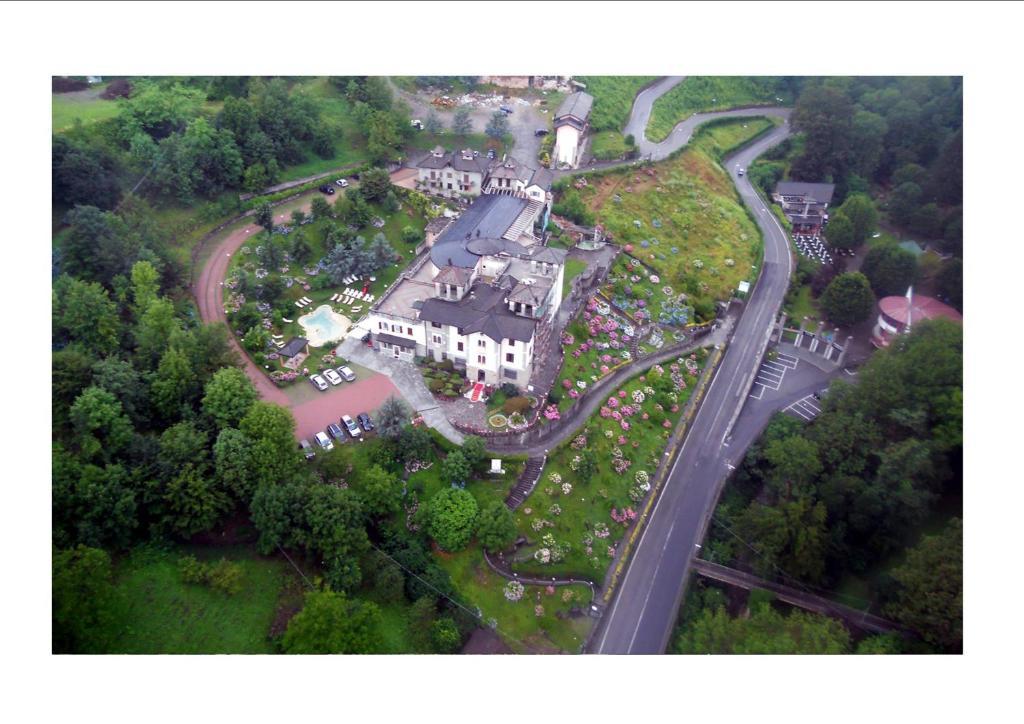 Hotel Villa Delle Ortensie Sant'Omobono Imagna エクステリア 写真
