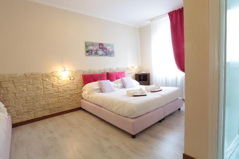 Hotel Villa Delle Ortensie Sant'Omobono Imagna エクステリア 写真