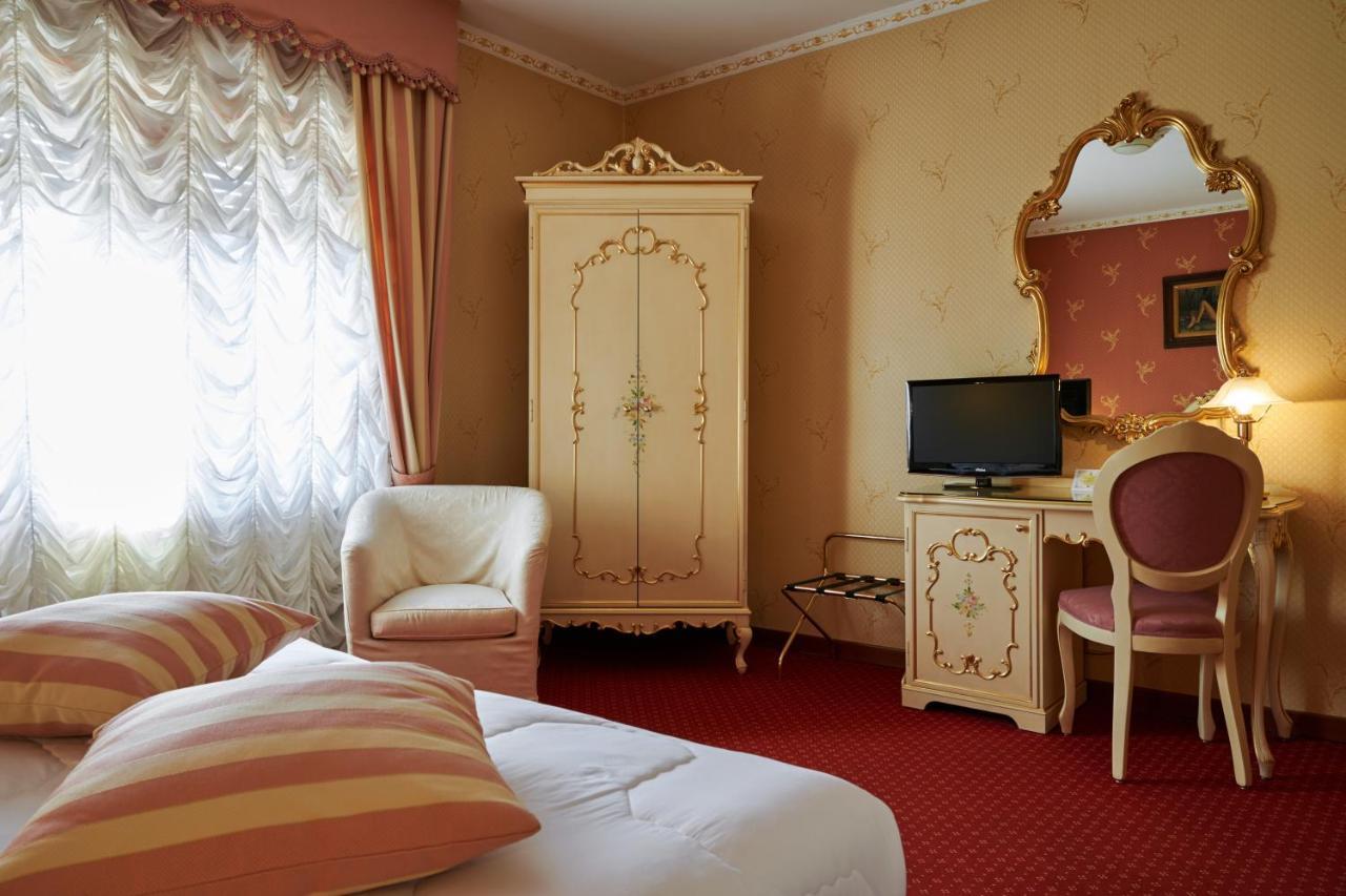 Hotel Villa Delle Ortensie Sant'Omobono Imagna エクステリア 写真